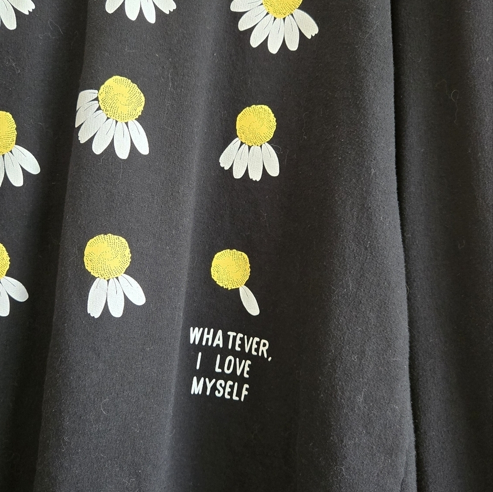 Cold Crush Daisy Love Me Not Black Pullover Sweatshirt - Picture 2 of 8